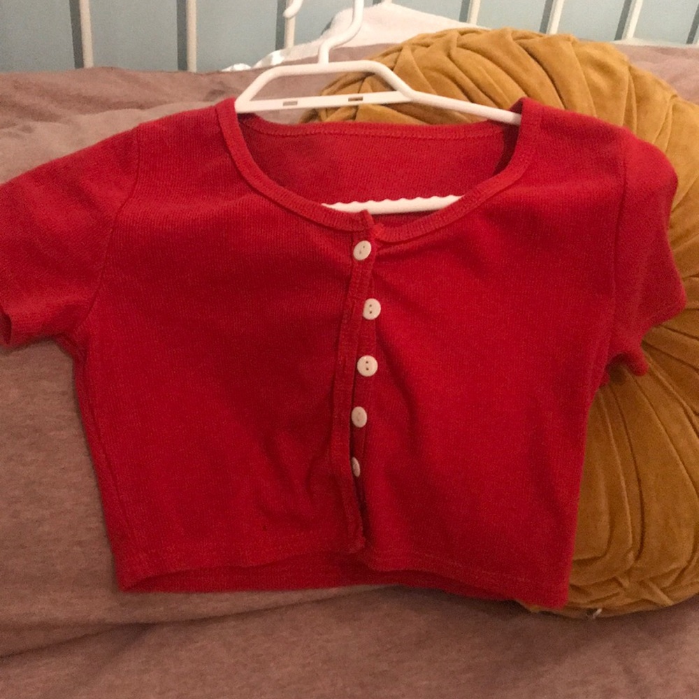 🌻 Short Sleeve Cropped Red Button Up Top